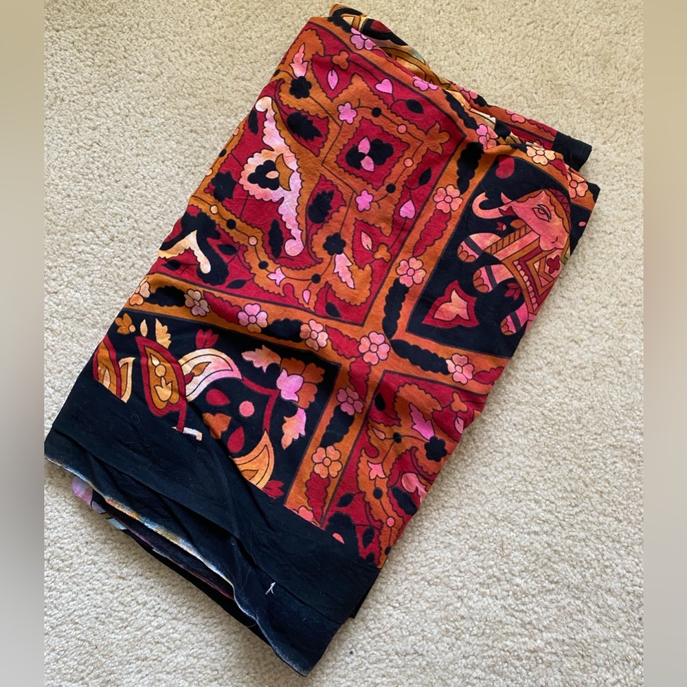 large full size wall tapestry (unsure of actual size at least 9x9)